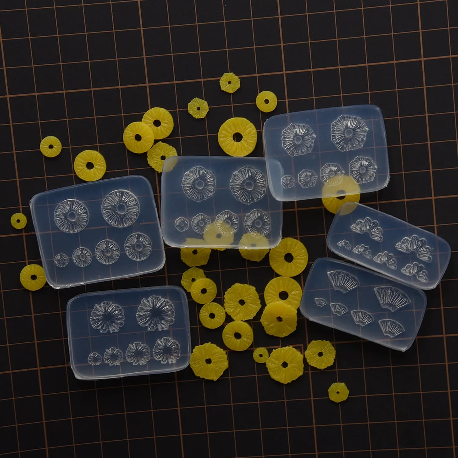 Argilla polimerica Mini dimensioni diverse Fette di ananas Stampo in silicone Argilla ultraleggera Giocattolo alimentare Artigianato in miniatura Fasting Stampi fai da te