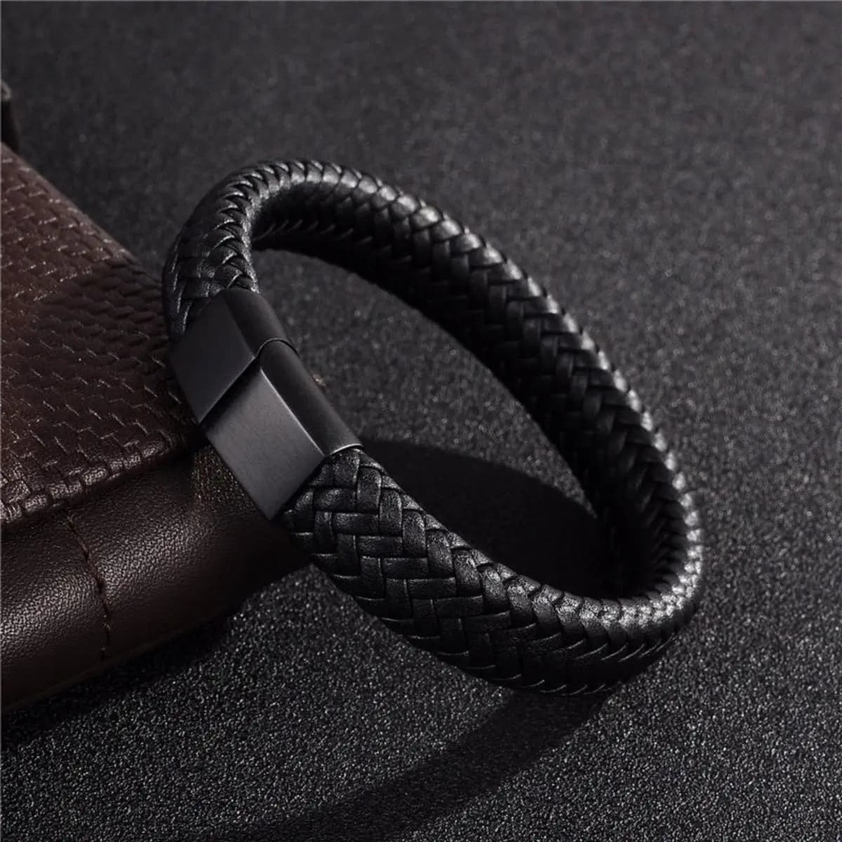 Retro men's open leather bracelet, simple multi-size woven leather hand rope, gift for outdoor sports