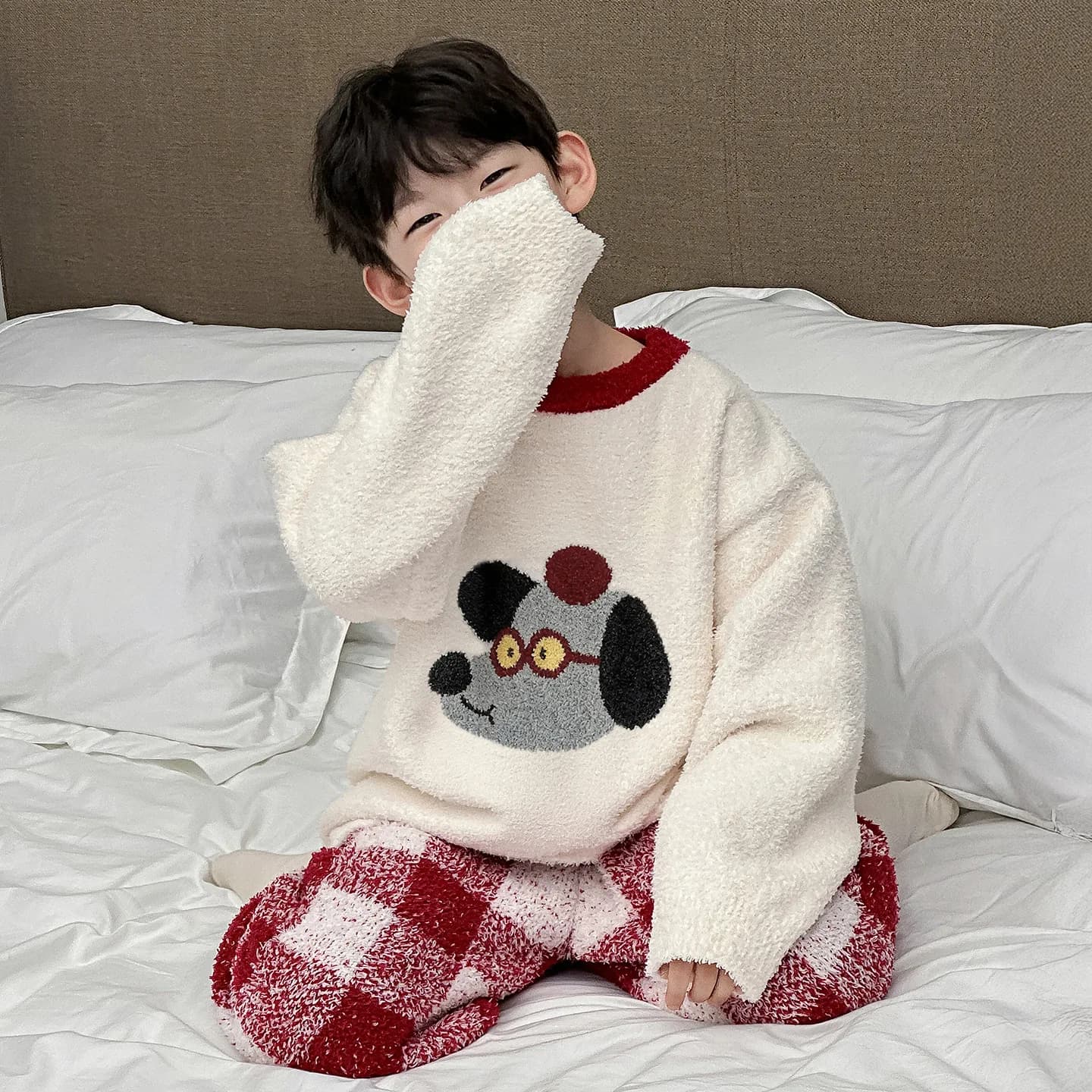 Ragazzi Autunno e Inverno Abbigliamento per la casa Bambini Versione coreana 2025 Nuovo plaid addensato Pigiama caldo Abbigliamento per bambini Set Boutique