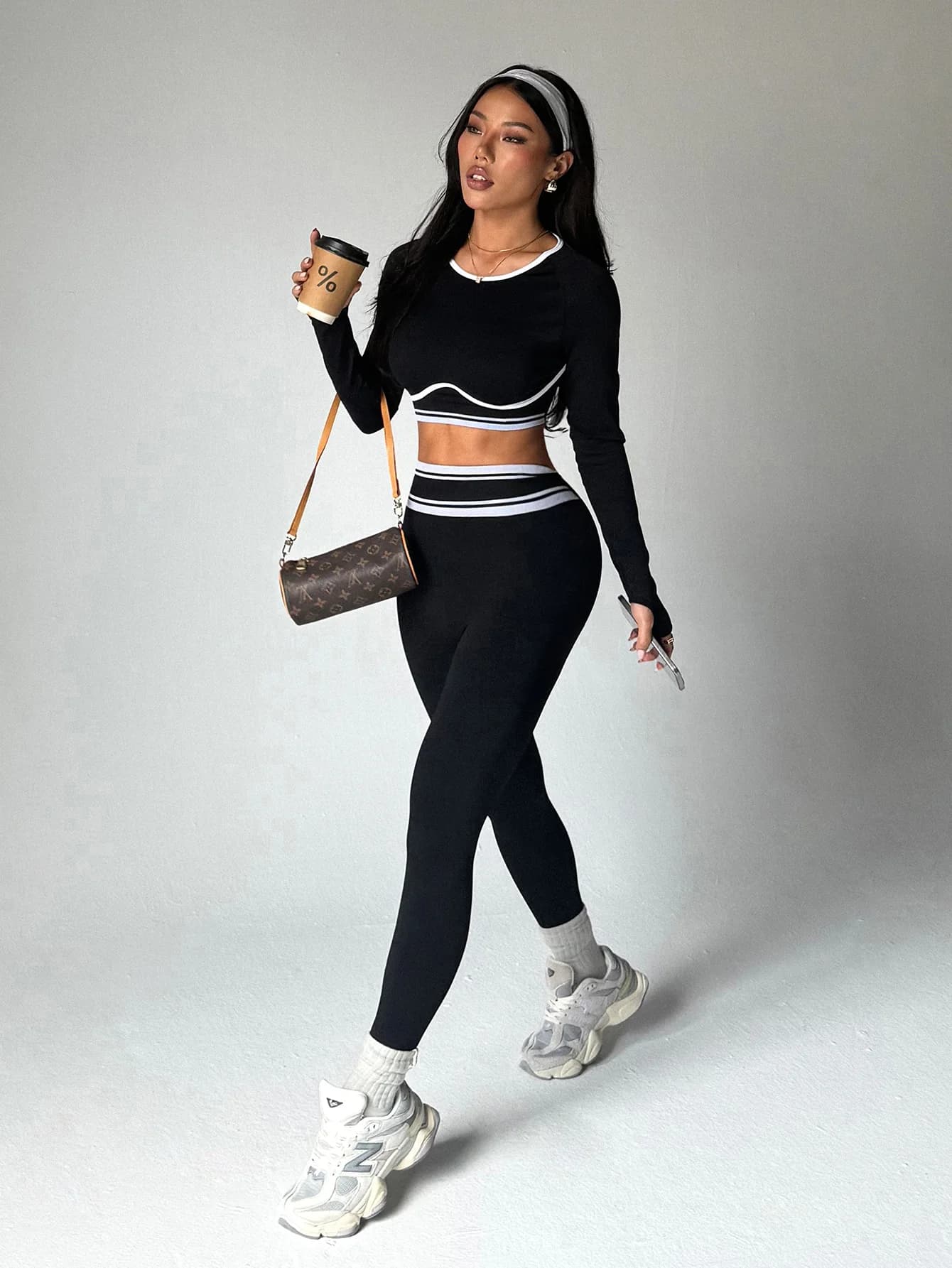 Set da yoga per sport autunnali e invernali, top da donna a maniche lunghe con scollo tondo e pantaloni attillati, abbigliamento da yoga fitness all'aperto
