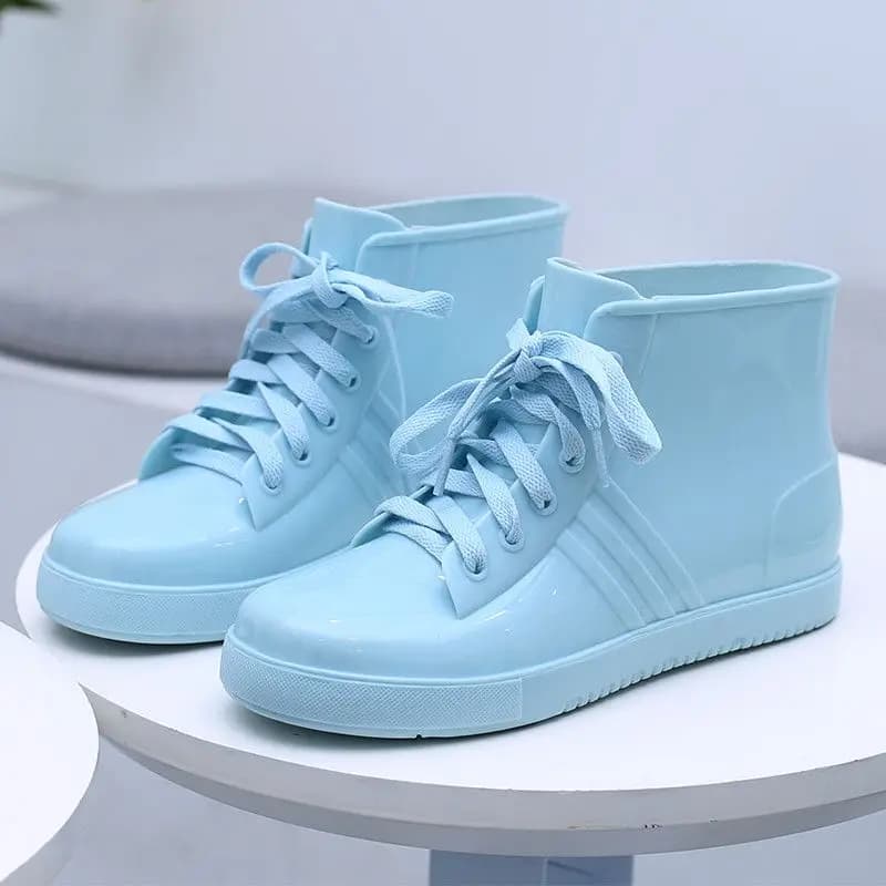 Scarpe da pioggia alla moda con lacci Stivali da pioggia azzurri da donna Scarpe da acqua stile oxford da donna Stivali da pioggia alla caviglia in PVC per ragazze Galosce verdi