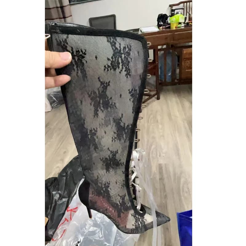 Stivali alti al ginocchio con punta a punta in maglia di pizzo con stampa Donna Primavera e autunno 2026 Stivali da festa con tacco alto sexy neri per le donne
