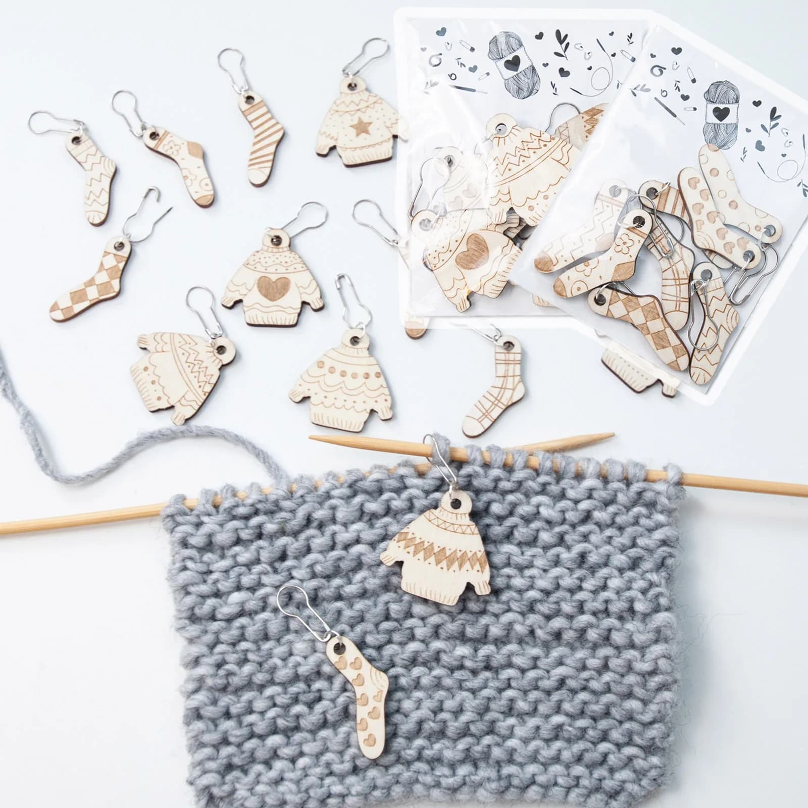 1Set calzino in legno a forma di maglione pennarelli per punto a maglia Crochet Craft Locking Stitch Clip per ago porta pennarelli strumenti per cucire fai da te