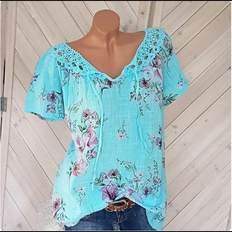 T-shirt with floral print with V-neck, women's top with short lace sleeves, summer casual top