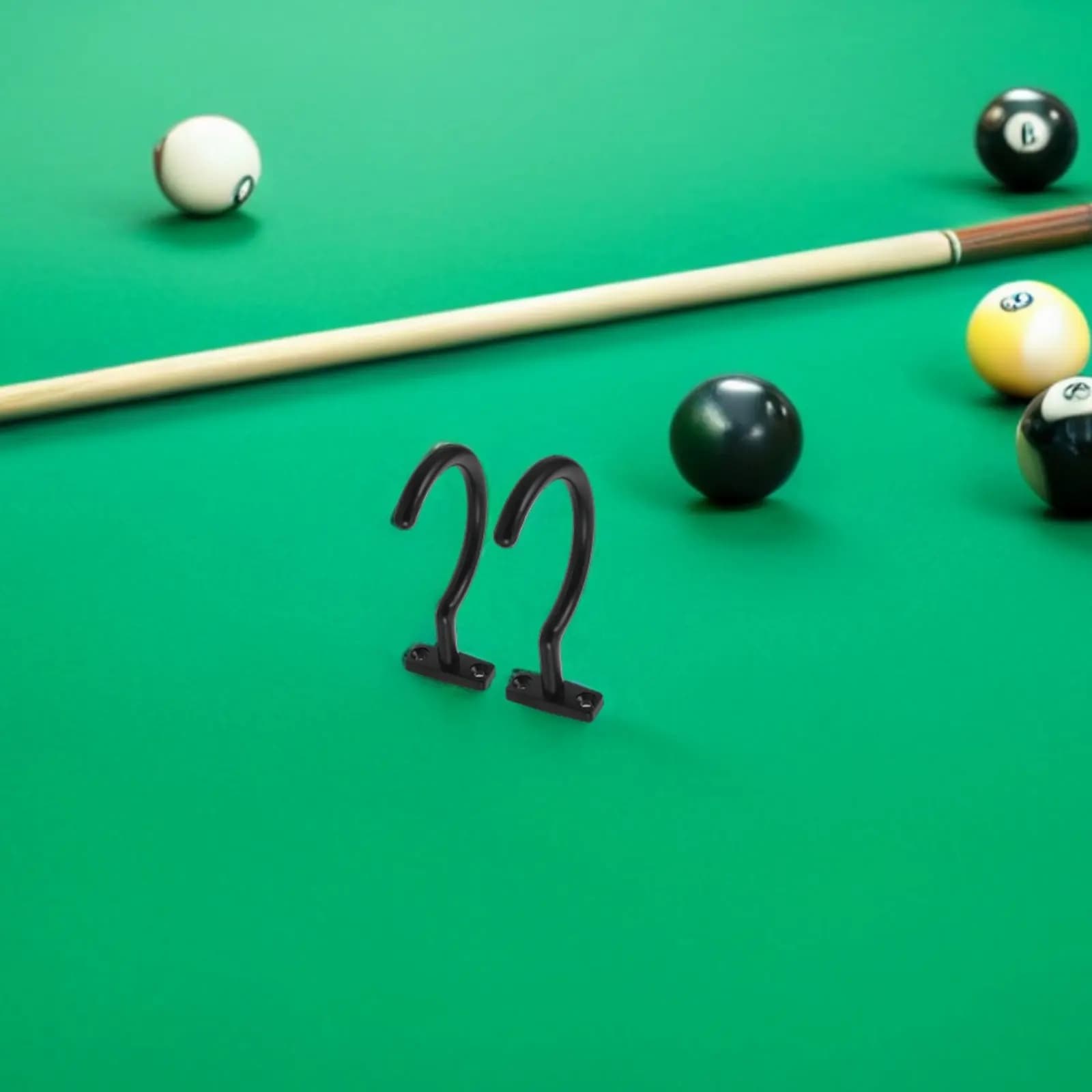 4 Ganci in Metallo per Tavolo da Biliardo, Finitura Nera, Porta Stecche Salvaspazio, Gancio per Organizzare Stecche da Snooker, Rastrelliera Triangolare