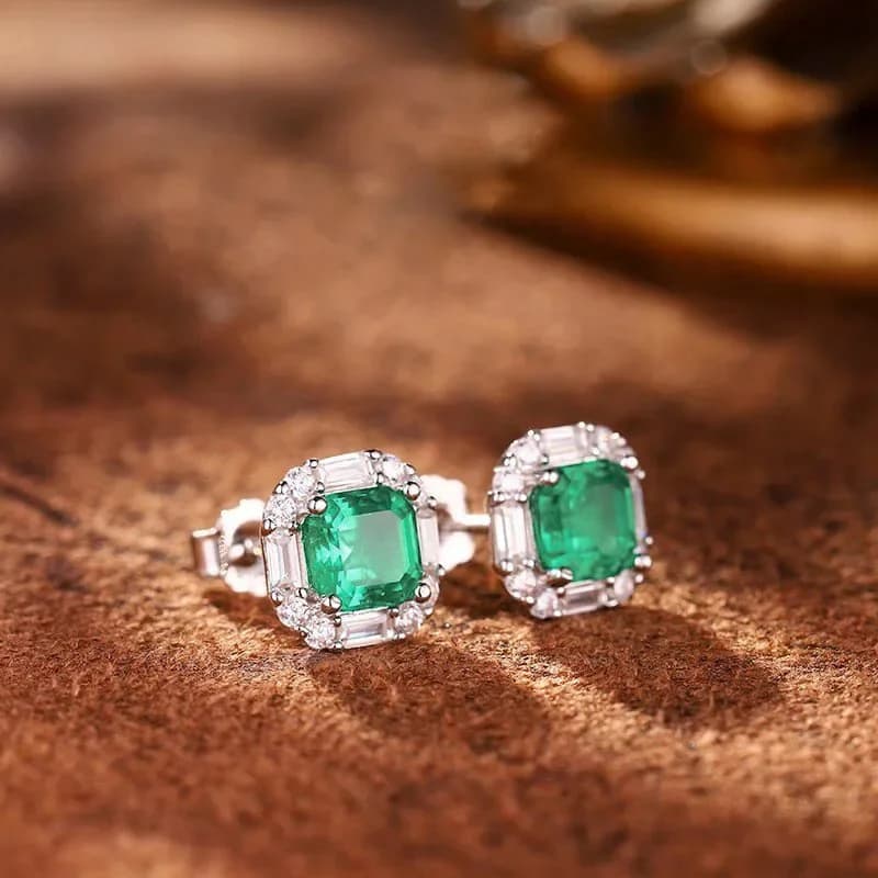Orecchini con zirconi verdi quadrati europei e americani, design per banchetti con zirconi intarsiati da donna romantica francese, gioielli lucenti