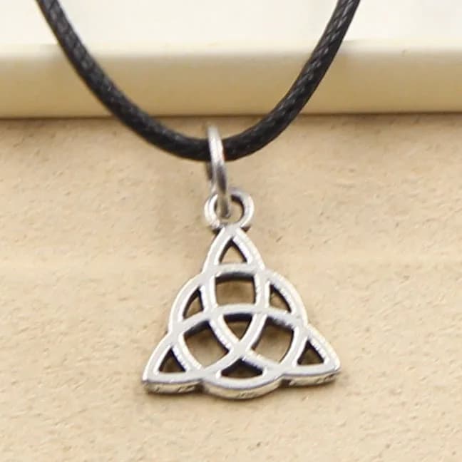 Fashion Irish Knot Amulet Talisman Necklace Pendant Women Jewelry Black Leather Punk Choker Leather Necklace Friendship Gift