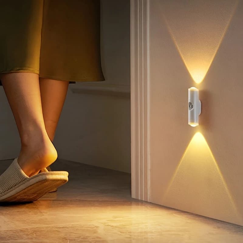 Lampada da Parete con Sensore di Movimento, Luce Notturna LED USB Ricaricabile, Lampada a Tre Colori per Camera da Letto e Comodino