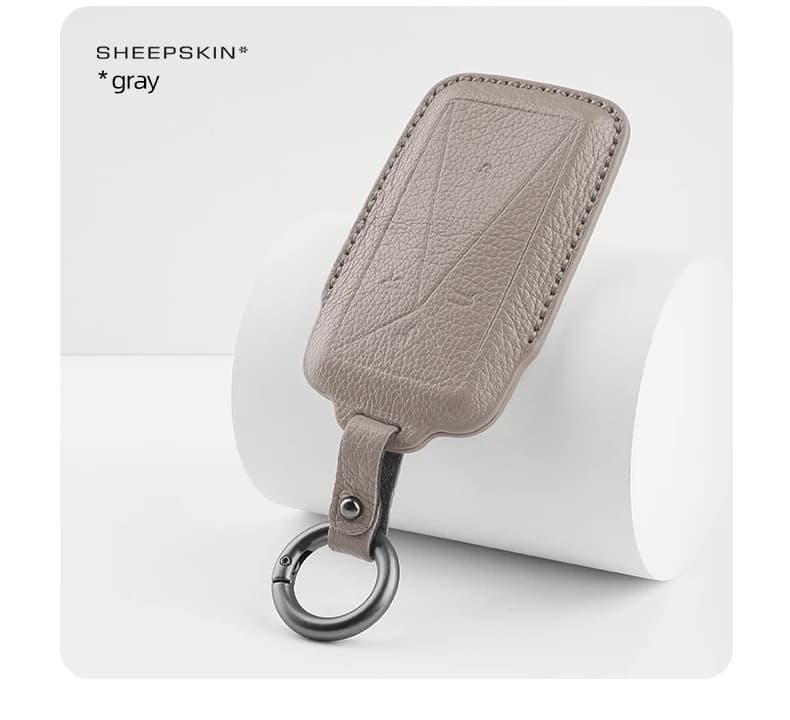 Custodia per chiavi per auto da aviatore realizzata in pelle di capra per la protezione del telecomando; modifica degli accessori in pelle per le chiavi dell'auto