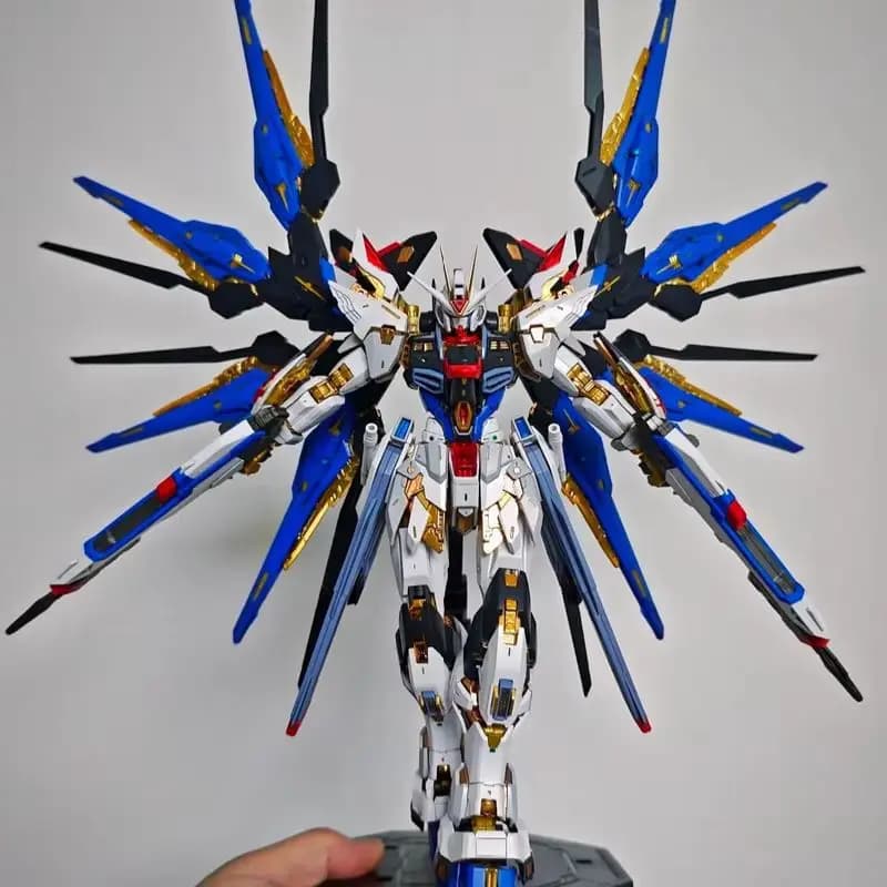Nuovo Changlong Modello 7701 Mgex Zgmf-X20a Strike Freedom Kit di Scheletro di Plastica Anime Action Figure Robot Modello di Plastica Regali Giocattoli