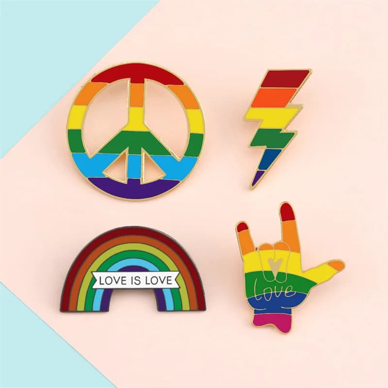 Love is Love Spille smaltate arcobaleno LGBT Pride Hand Peace Lightning Spille Borsa Vestiti Spilla Gay Lesbiche Distintivo in metallo Gioielli