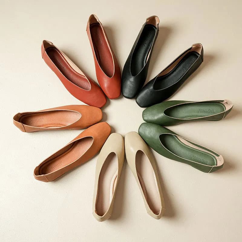 Women's slip-on shoes with French square head with low heel Soft background Comfortable design Casual shoes four seasons of large size