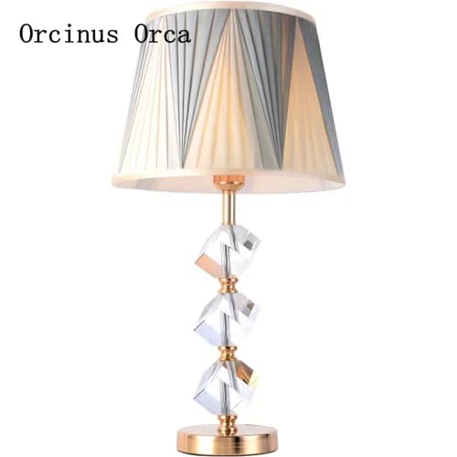 Lampada da scrivania in cristallo di lusso americano lampada da camera da letto studio Lampada da scrivania europea semplice e romantica con giunture in tessuto