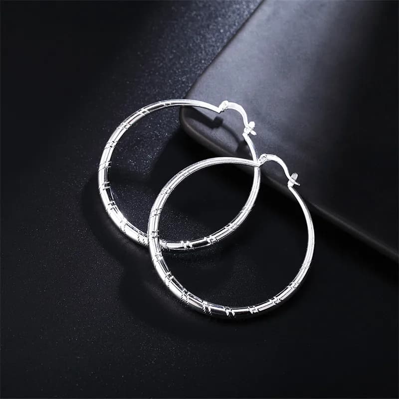 Eleganti orecchini a cerchio semplici lucidi in argento sterling 925 per le donne Fascino di moda Regali di nozze Gioielli di Natale