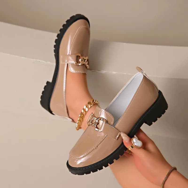 Scarpe singole con plateau e fibbia in metallo Nuovi mocassini slip-on con punta tonda e bocca profonda per l'autunno
