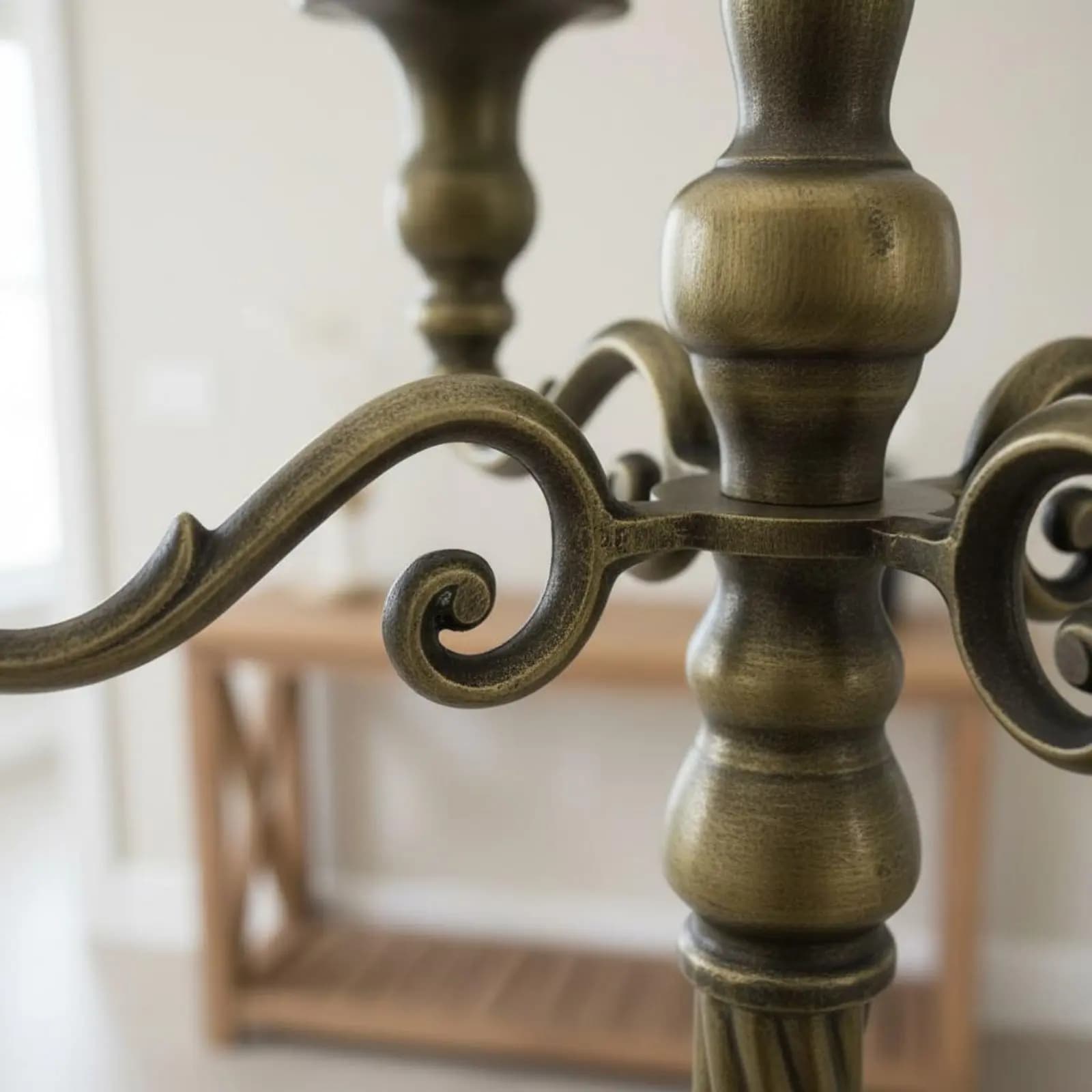 Candelabro a 5 Bracci Design Vintage, Portacandele Ornamentale in Metallo, Idea Regalo per l'Ingresso