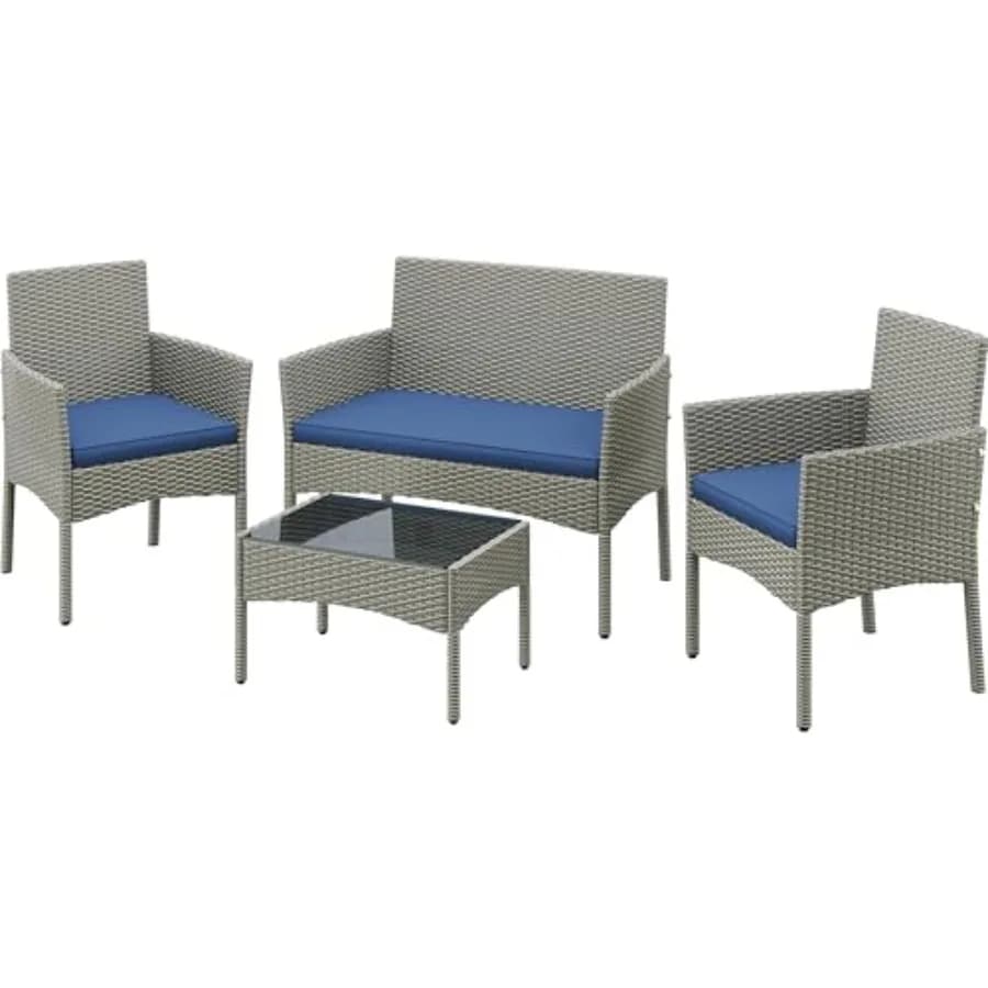Set di Mobili da Giardino 4 Pezzi: Divanetto in Rattan con Cuscini Beige Morbidi e Tavolo in Vetro Temperato per Esterni