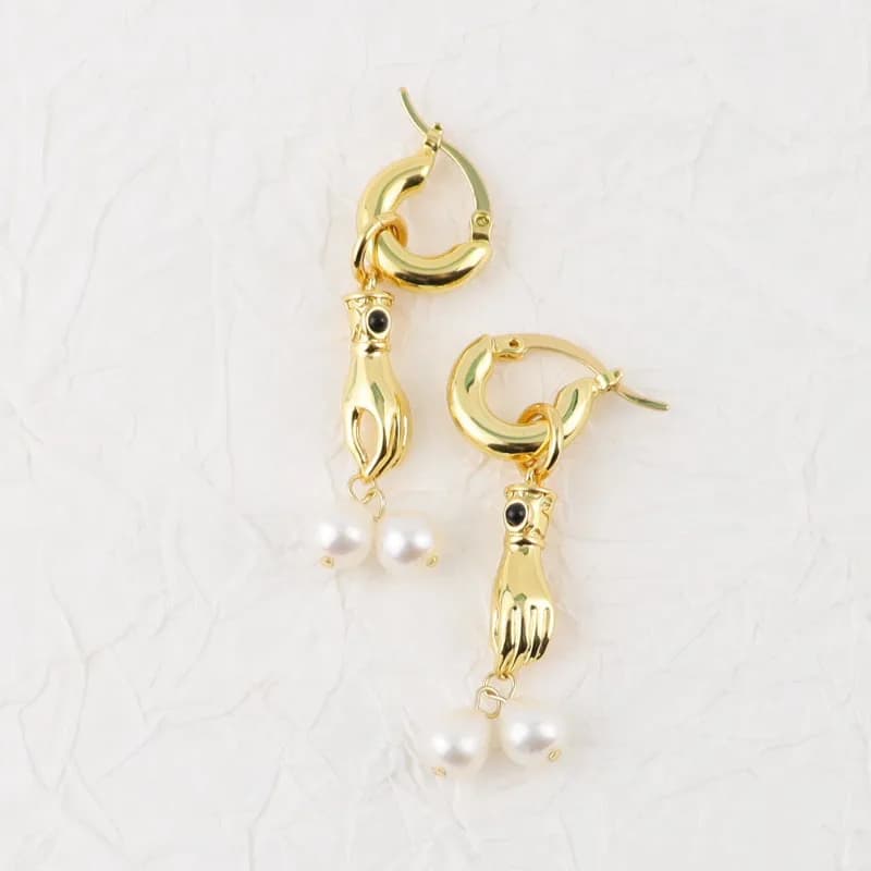 Gioielli di moda Gesto appeso Orecchini fatti a mano fai-da-te Perle d'acqua dolce bianche Design di nicchia Gioielli alla moda