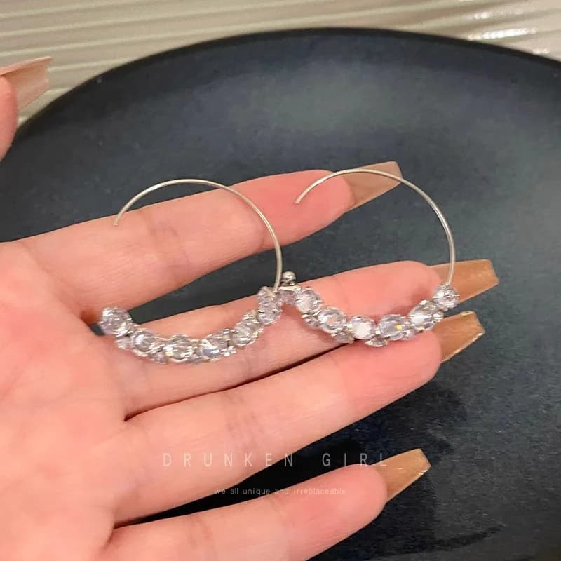 Orecchini a bottone a forma di C con zirconi placcati in argento moda per donne Ragazze Gioielli eleganti Pendientes Brincos e1315