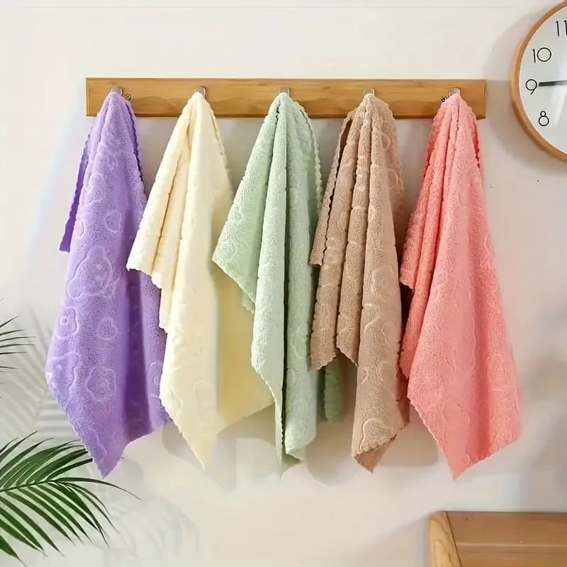 5-piece set of soft, absorbent coral fleece face towels - quick-drying bathroom towels - cute and fun design