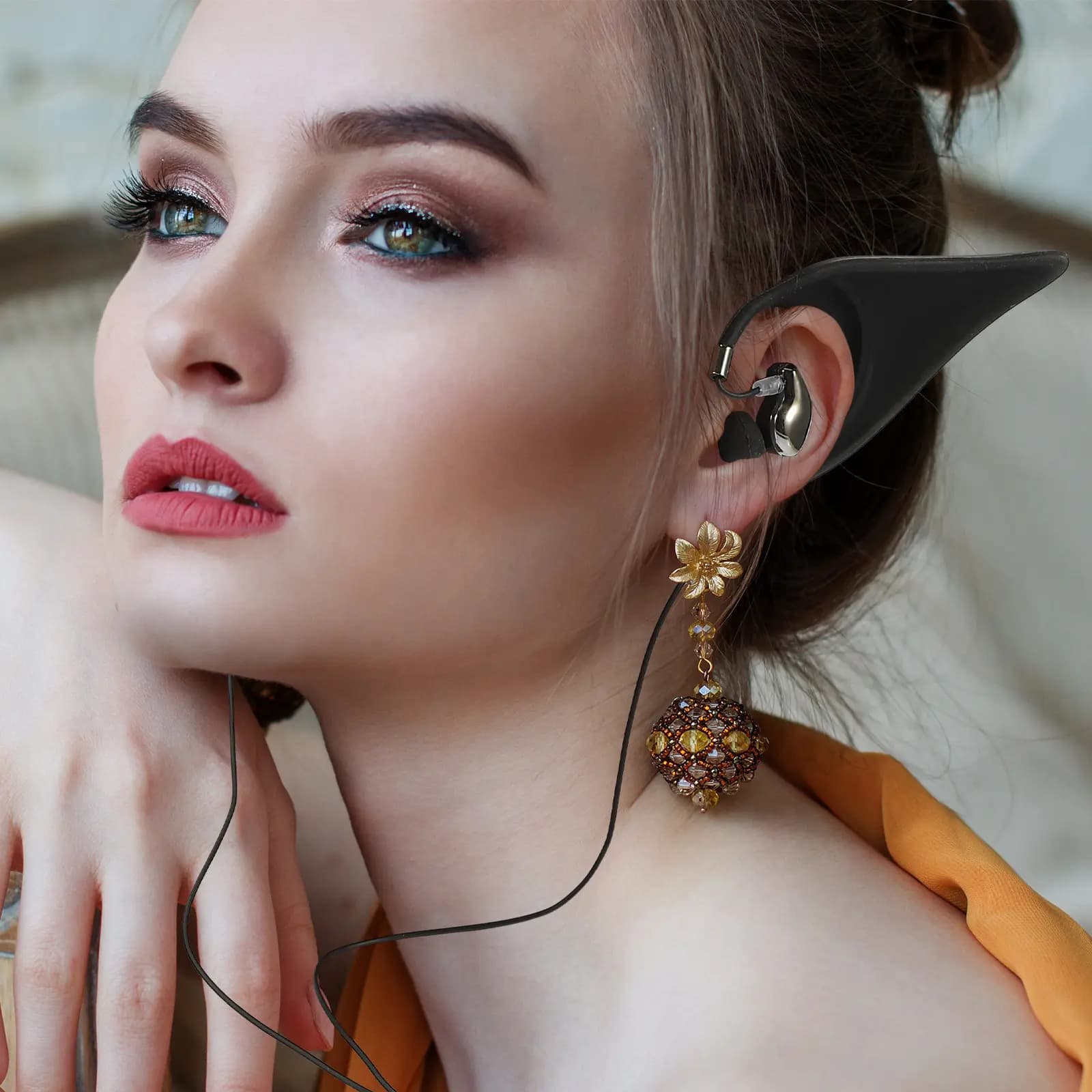 Elf Ear Stereo Cablate In-ear Headphones with Microphone, Reduction of Noise, Called Nitide, for Phone and Tablet, Long Duration, Comfortable, with Connector
