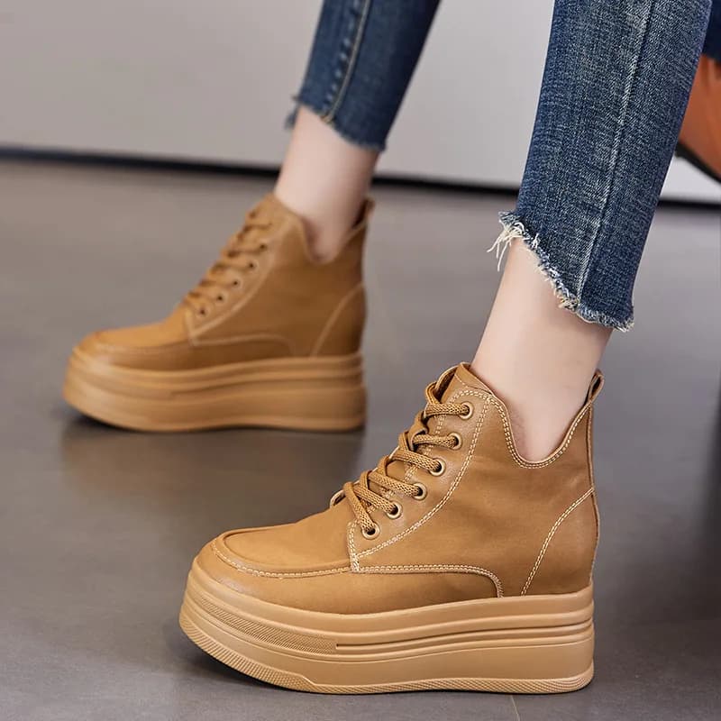 Scarpe da Donna 2026 Nuova Collezione Primavera Autunno Stile Britannico Stivali in Pelle con Suola Spessa Scarpe Casual a Mezza Gamba Scarpe Corte