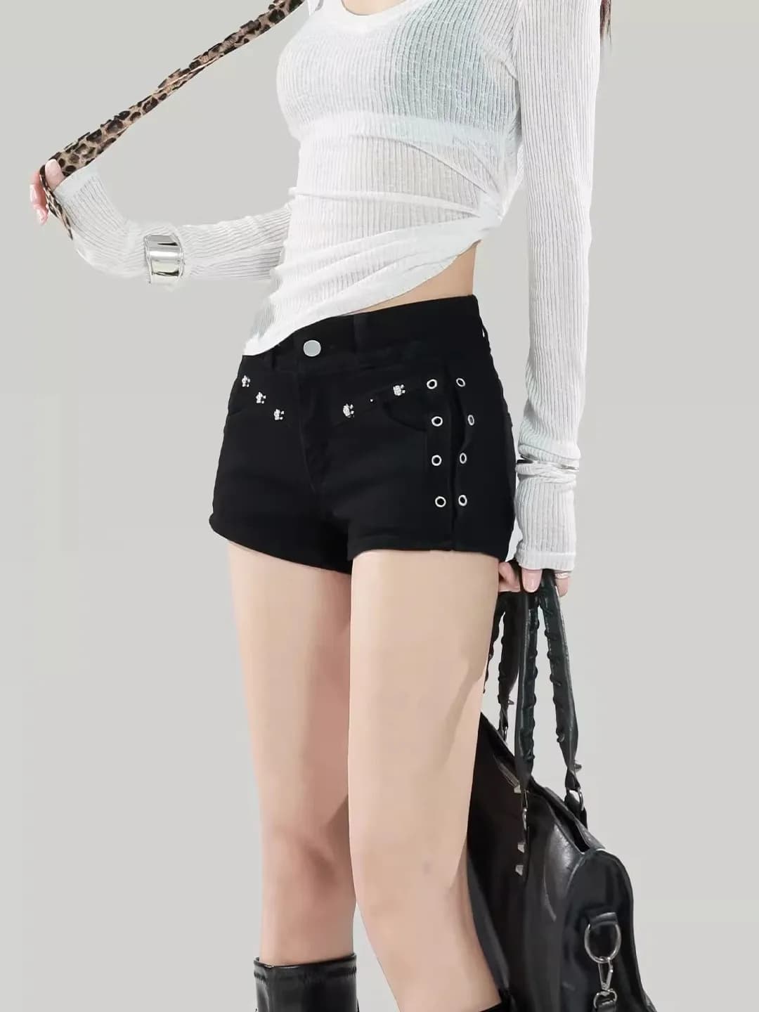 Black High Waist Rivet Denim Shorts Women's Winter New Style Slimming Versatile Sexy Butt-Lifting Hot Pants Commute Friendly