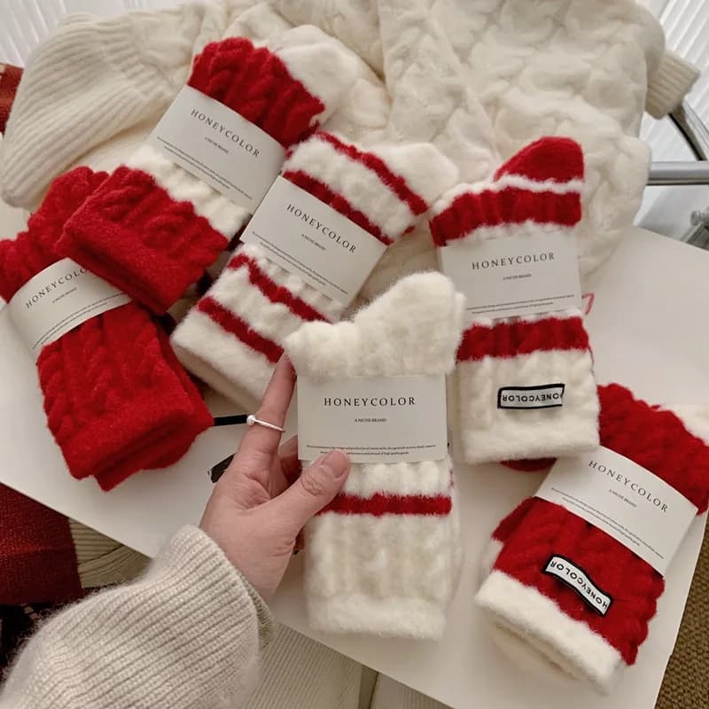 Nuovi Calzini Natalizi Invernali in Velluto da Donna, Calzini a Righe Rosse a Tubo Medio, Calzini in Cashmere, Calzini Caldi in Velluto Rosso, Calzini Carini