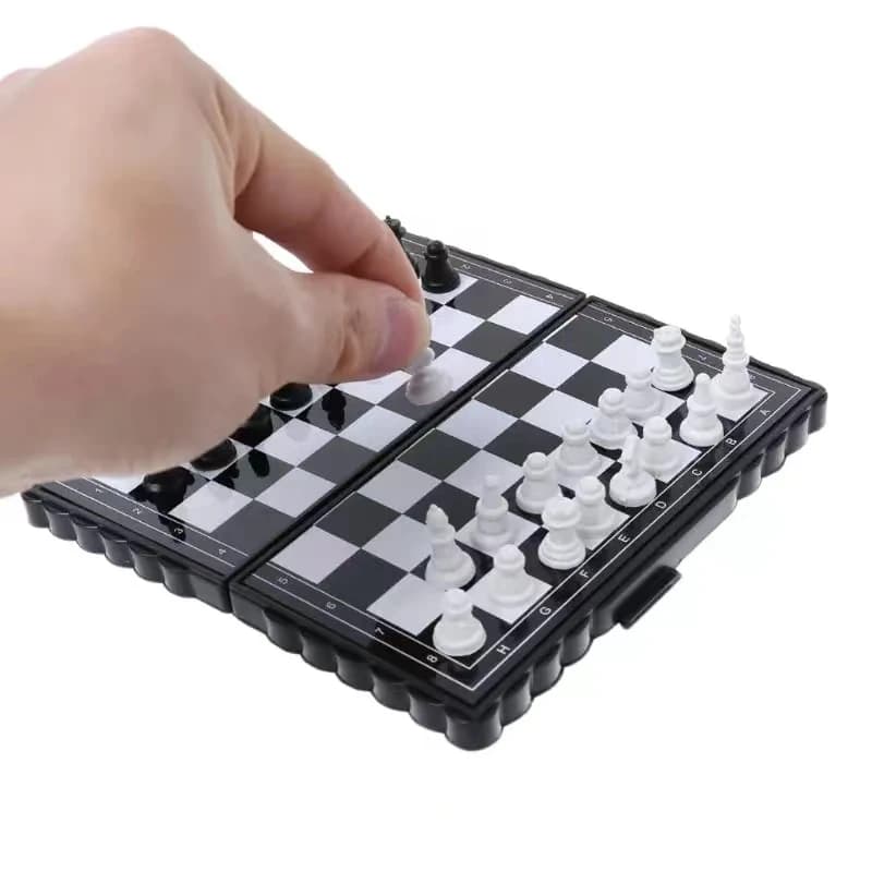 Mini Set of Magnetic Chess for Children - Foldable Chessboard for Travel and Leisure