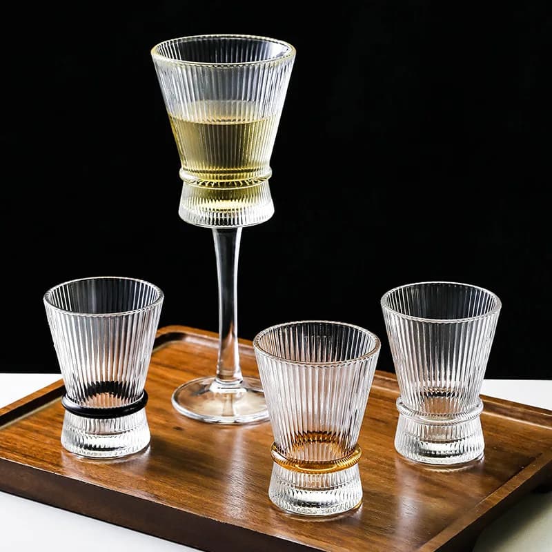 Bicchiere da vino con stelo elegante, tazza da cocktail principessa, atmosfera romantica, bicchieri per le donne