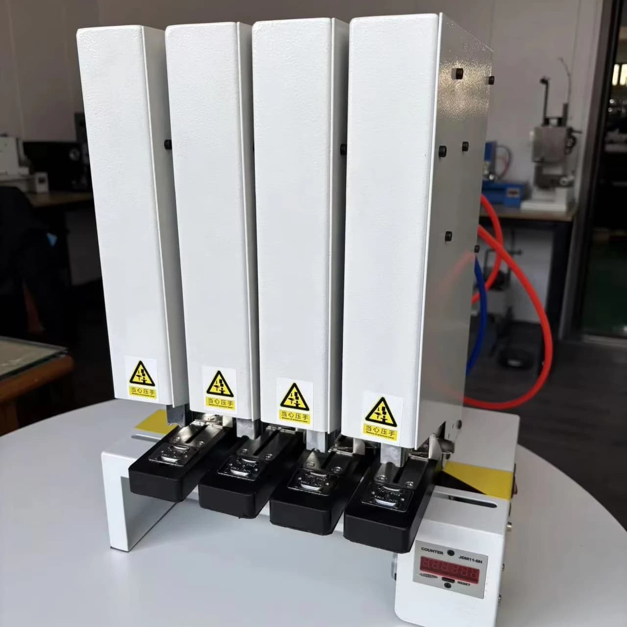 Cucitrice Pneumatica a Quattro Teste Rinforzata da 2 cm, Cucitrice Veloce Rinforzata per Lavori Pesanti, Stampa Precisa ad Alta Efficienza