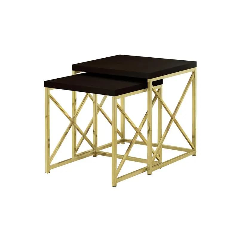 Set di 2 tavoli impilabili, accenti in metallo, finitura laminata marrone, gambe dorate, design contemporaneo per soggiorno o camera da letto