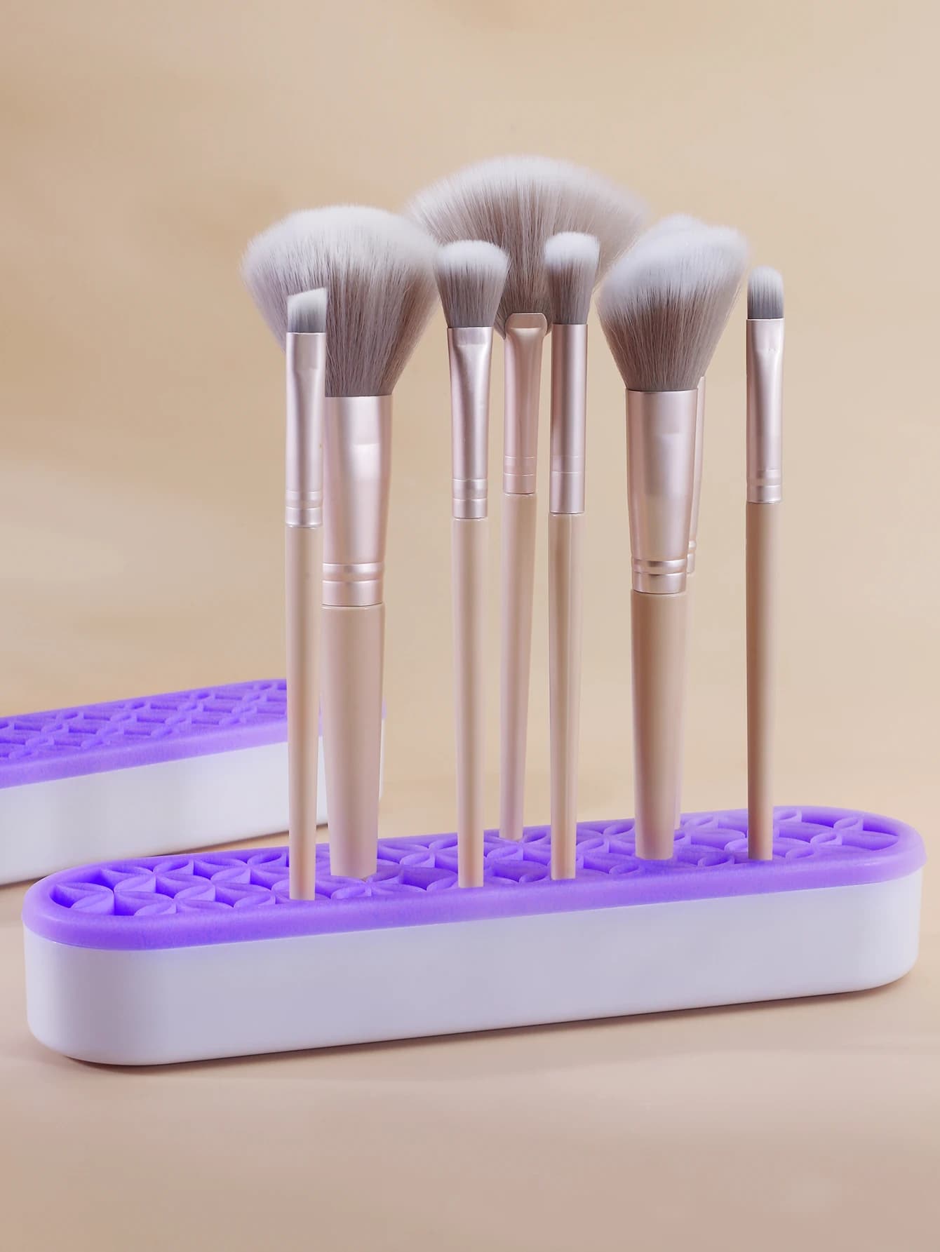 Lipstick display, multifunctional makeup brush holder, box holder, new silicone support for drying makeup brushes