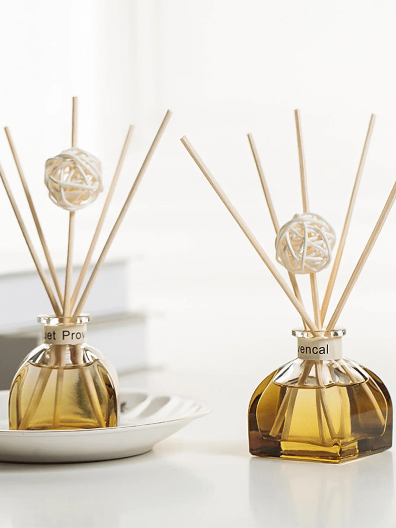 Diffusore di aromi da 50 ml, senza fiamma, per camera da letto, bagno, decorazione domestica, deodorante per ambienti con alfabeto casuale.