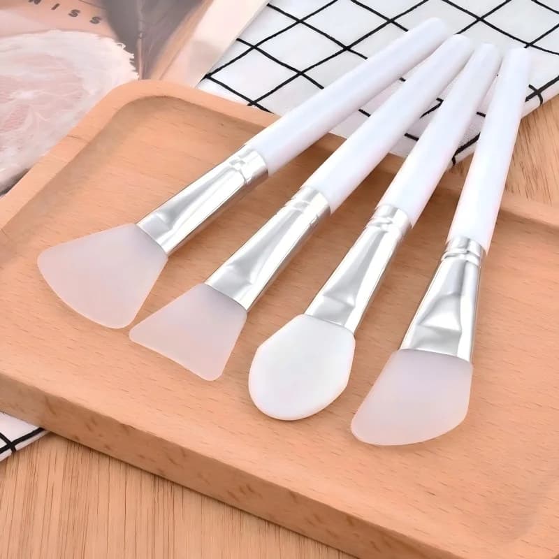 Set da 4 pezzi di pennelli facciali in silicone bianco per il trucco, pennelli professionali per maschere di fango/crema, strumento cosmetico di bellezza per la cura della pelle fai-da-te e l’applicazione del fondotint
