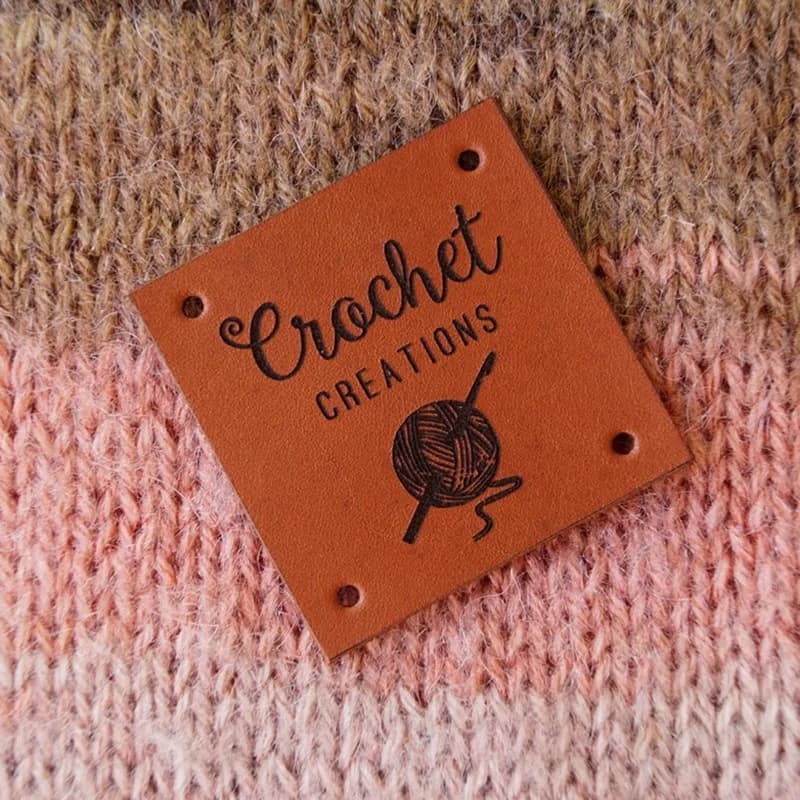 30 etichette in pelle personalizzabili con logo per lavori a maglia, etichette fatte a mano personalizzate per cappelli all'uncinetto, etichette quadrate per cucito e artigianato.