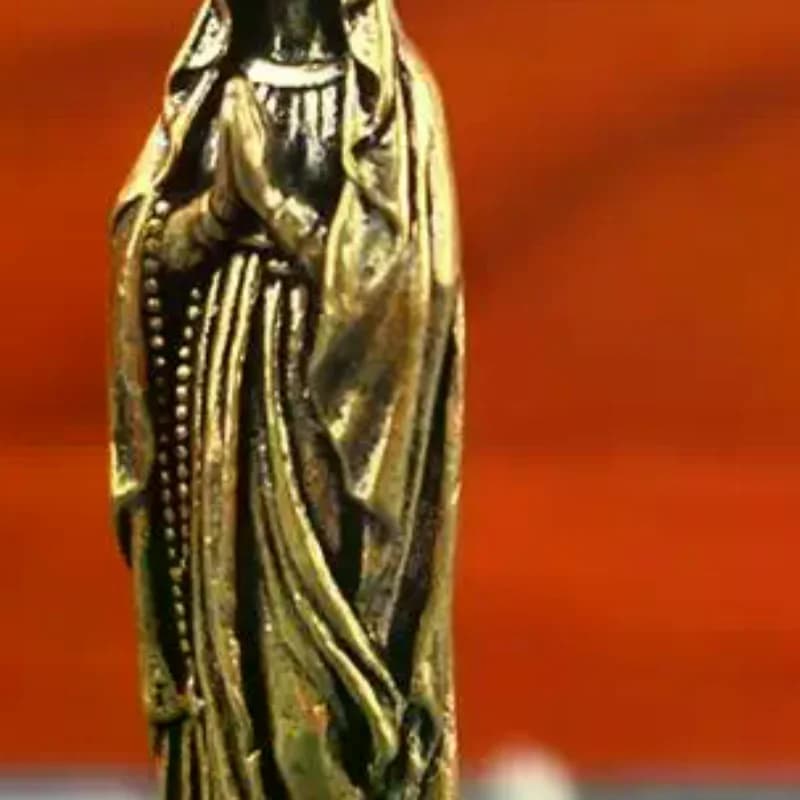Ciondolo con Figurina della Madonna in Ottone, Statuetta Vintage della Vergine Maria in Rame Puro
