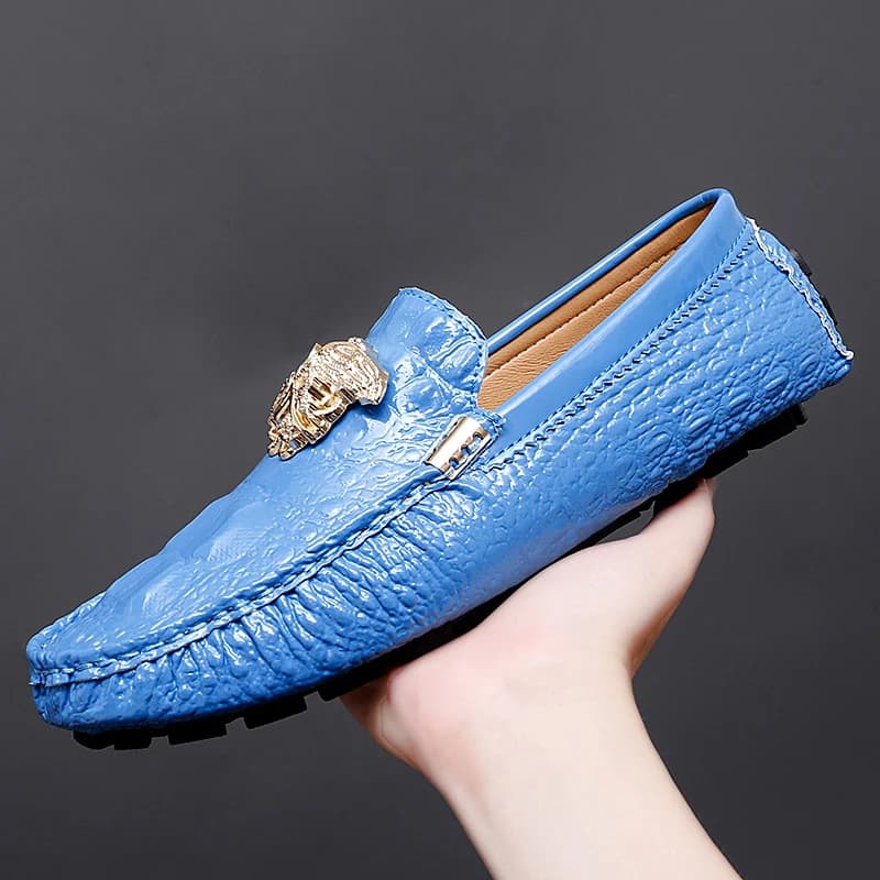 Scarpe a cuffia da uomo fatte a mano casual di lusso accessibili estive Trendyy K-Style 2025 Nuove versatili mocassini pigri personalizzati britannici