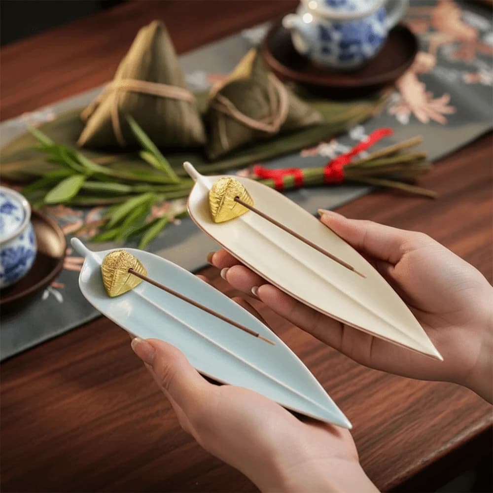 Portaincenso a Forma di Barca Zongzi in Ceramica con Base a Foglia di Zongzi, Bruciatore per Bastoncini d'Incenso, Robusto Ornamento Aromaterapico in Stile Zen