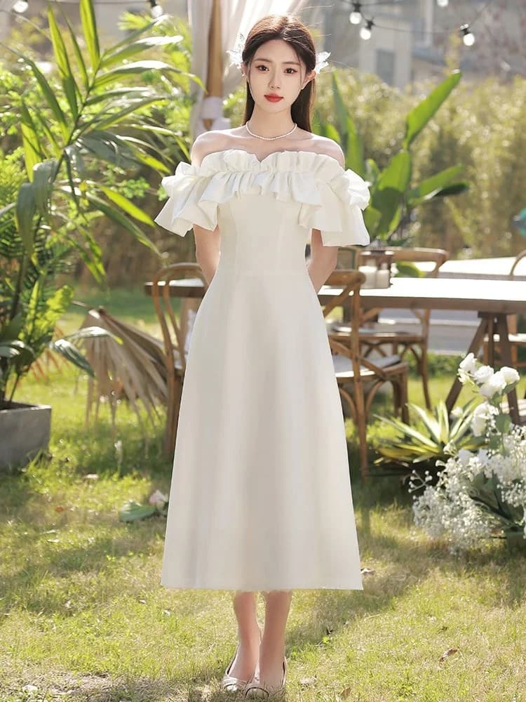 A woman's half-length white dress, ideal for birthdays, daily use, small sizes, perfect for weddings and ceremonies.