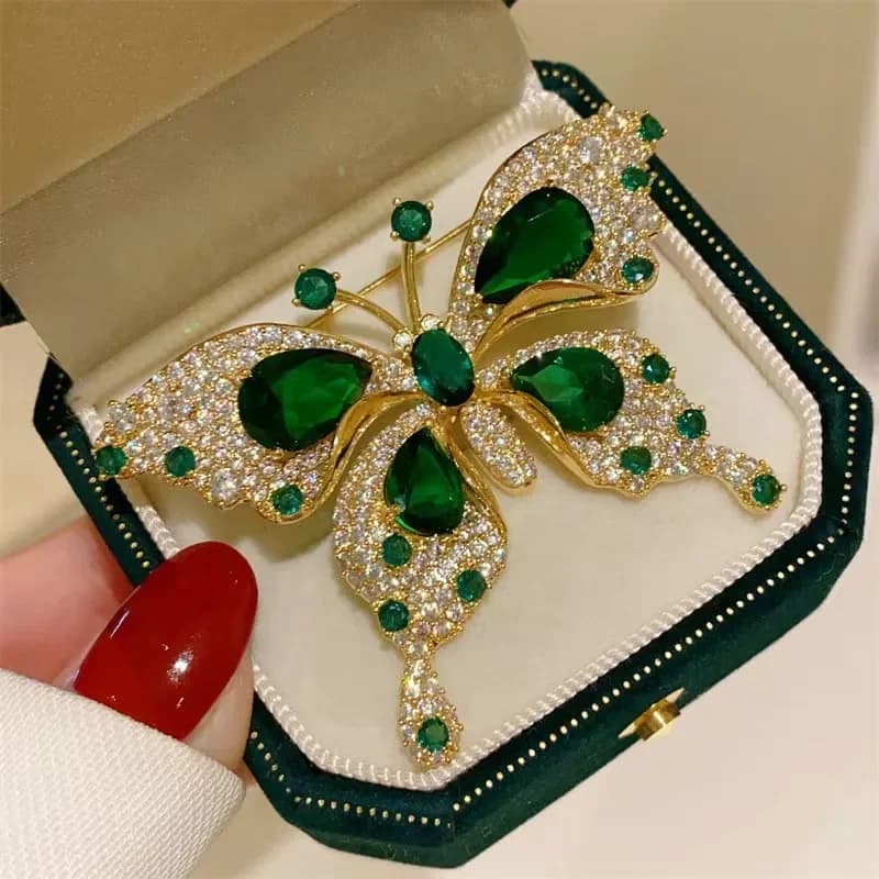 Moda donna ragazza elegante smeraldo cristallo farfalla spille distintivi classico abito da donna spille gioielli di fascia alta