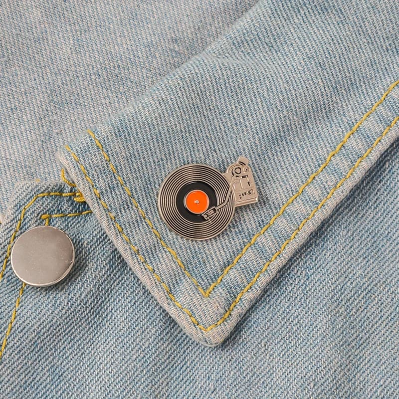 Vinyl record player nail polish pin Vintage badge pin Denim Jeans shirt bag Cartoon music jewelry gift for friends