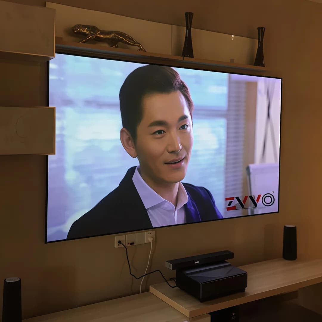 Schermo di Proiezione Mivision 150" ALR T Prism a Telaio Fisso UST CLR con Tecnologia di Reiezione della Luce Ambientale per Proiettore Laser 4K