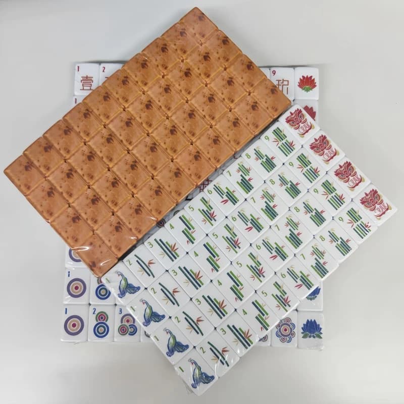 Nuovo Set di Mahjong Americano a Quattro Strati in Acrilico con Incisioni Effetto Legno, Lussuoso e Portatile, per Giochi in Famiglia e Regali