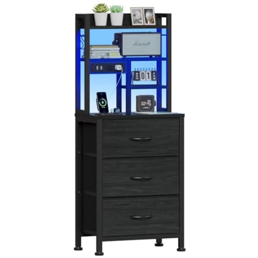Comodino Alto con Rivestimento in Tessuto e Luci LED, Comodino con Libreria, Tavolino da Notte Alto 115 cm con Porte USB per Camera da Letto