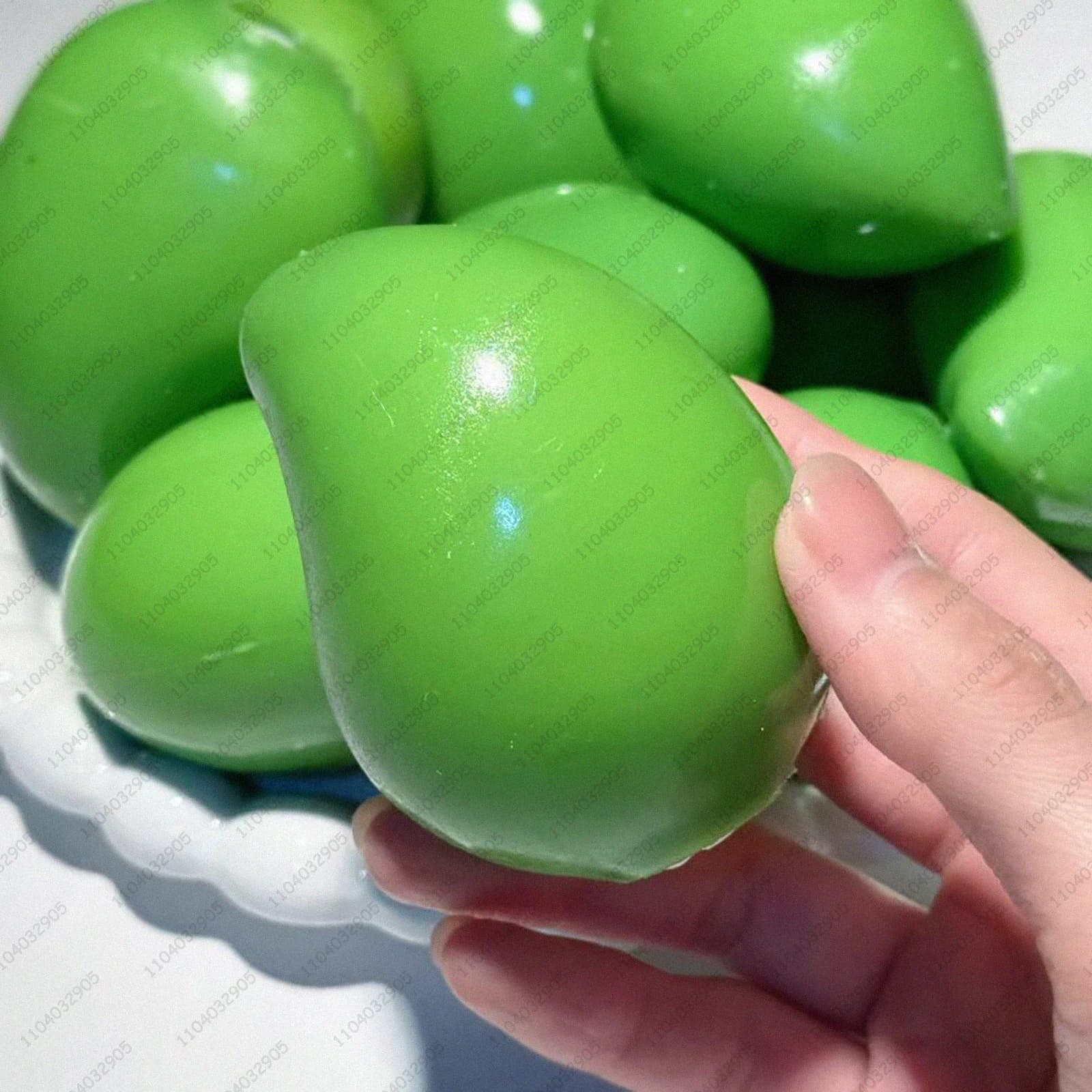 Crunchy Mango Stress Ball Squishy Color-changing Mango Squeeze ASMR Sensory ADHD Anti Stress Relief Fidget Toys for Kids &Adults