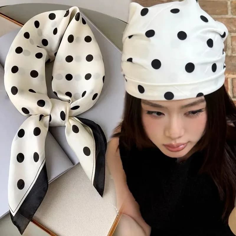 Moda Black Dot Capelli Sciarpa da donna Ins Sciarpe quadrate di seta femminile Avvolge la testa Bandana Foulard Scialli Jeans Fazzoletto da collo Estate