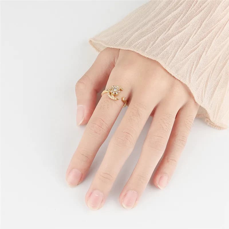 Anello Antistress con Fiore di Luna in Cristallo, Gioiello Girevole per Alleviare l'Ansia, Accessorio Rotante per Ragazze e Matrimoni