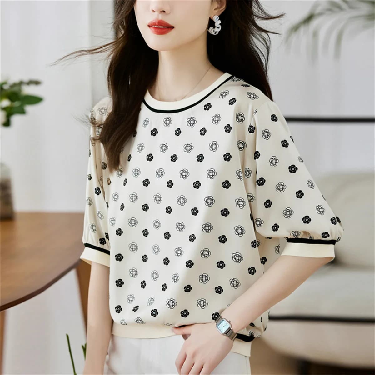 2025 Summer New High Quality Satin Simulation Silk Tshirt Temperament Classic Flower Print Round neck Short Sleeve Blouse Tops