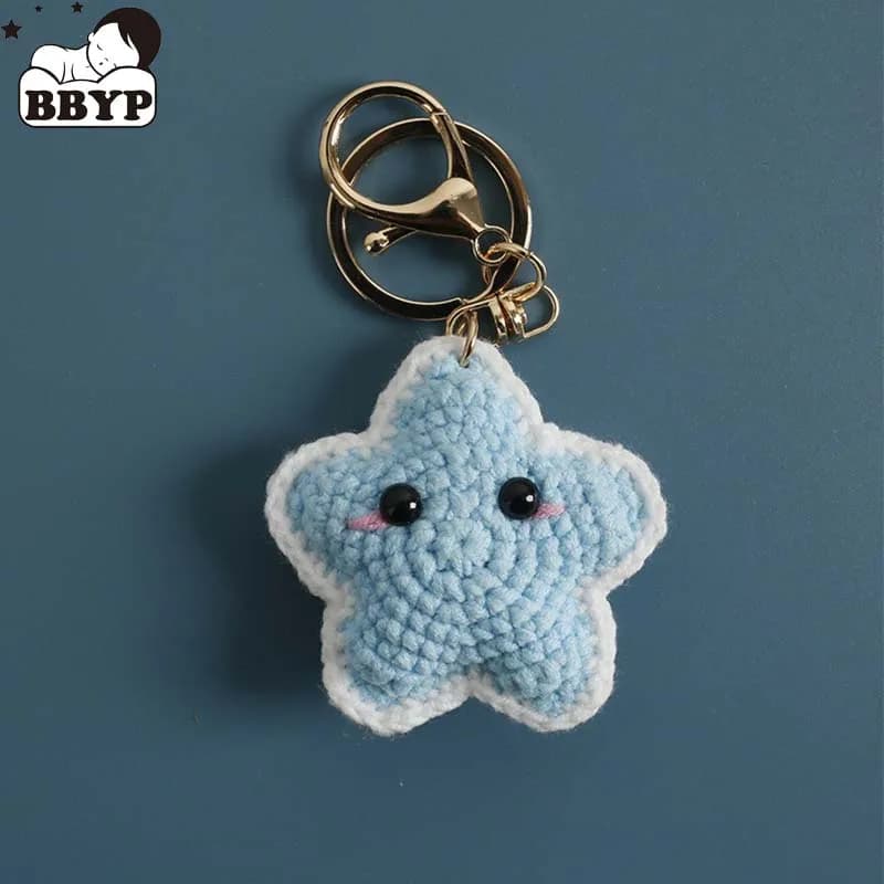 Ciondolo a forma di stella carino, portachiavi in filato di lana lavorato a maglia, decorazione per bambola all'uncinetto, regalo di compleanno creativo